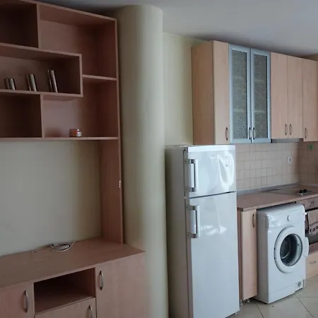 Apartment Veronika 1-bedroom Near The Sea Garden